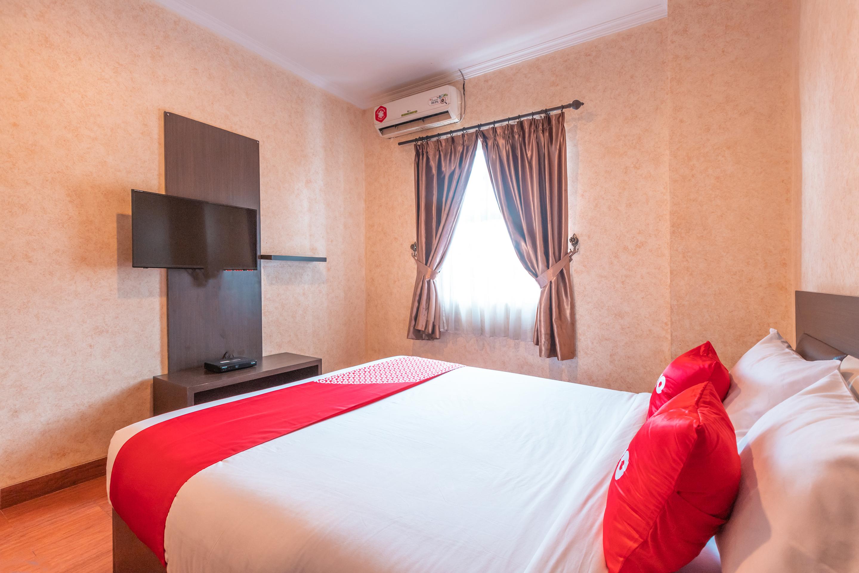 OYO Flagship 2131 Hotel Binong Tangerang Exterior foto