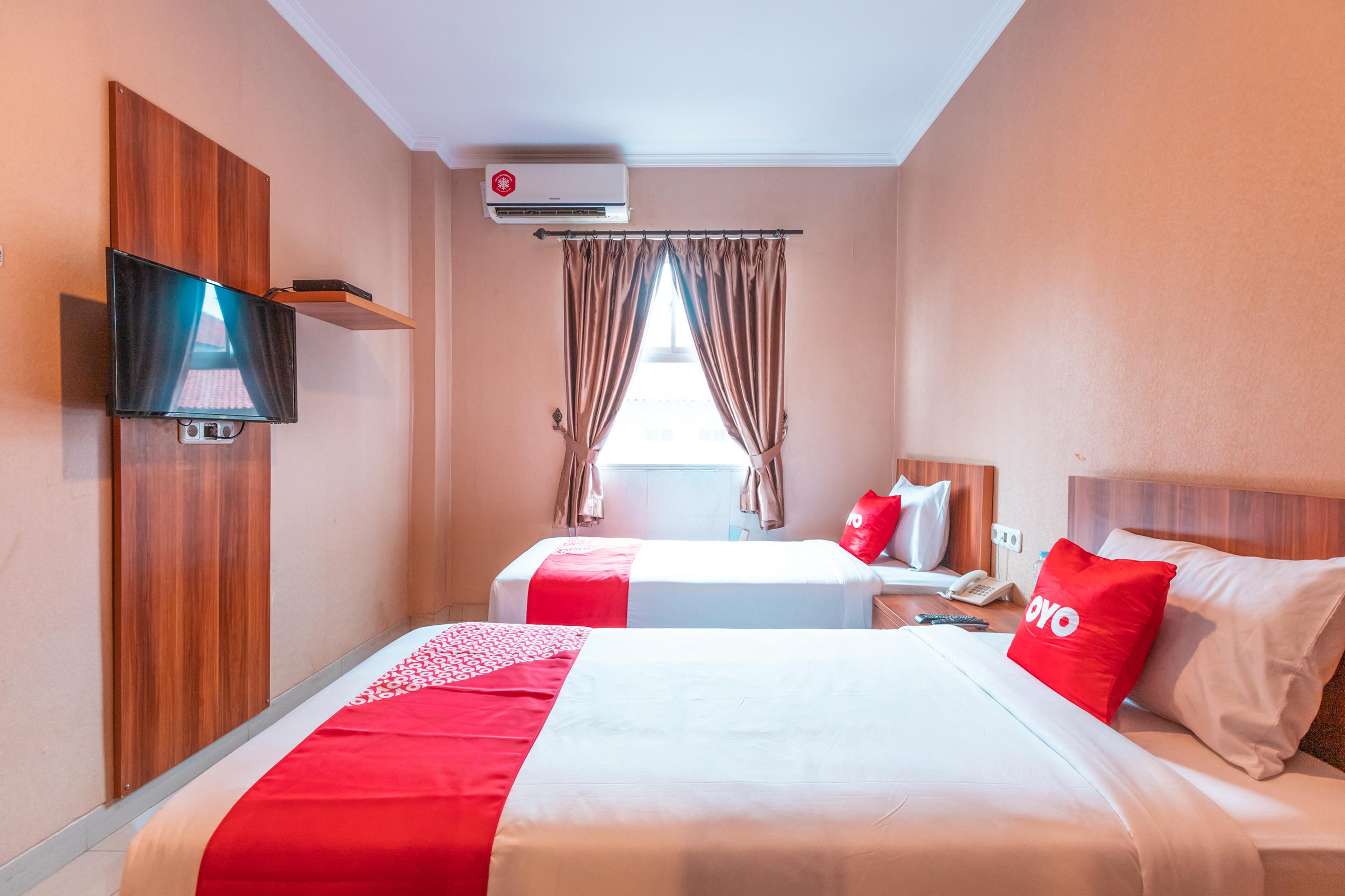 OYO Flagship 2131 Hotel Binong Tangerang Exterior foto